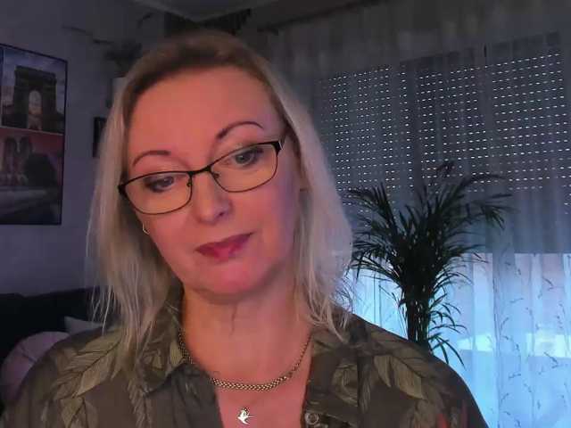 SoftVANESSA live cam on BongaCams