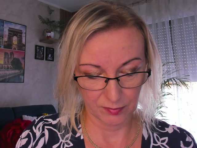 SoftVANESSA live cam on BongaCams
