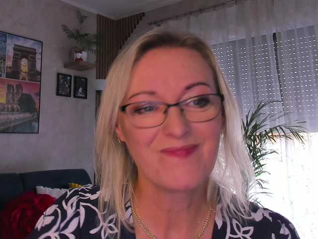 SoftVANESSA live cam on BongaCams