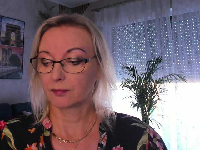 SoftVANESSA live cam on BongaCams