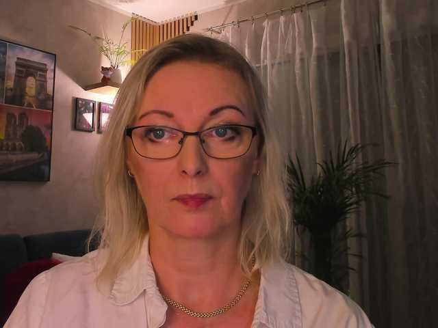SoftVANESSA live cam on BongaCams