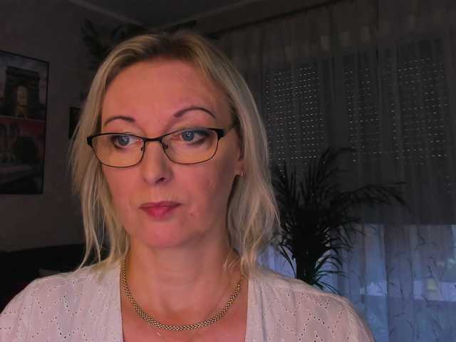 SoftVANESSA live cam on BongaCams