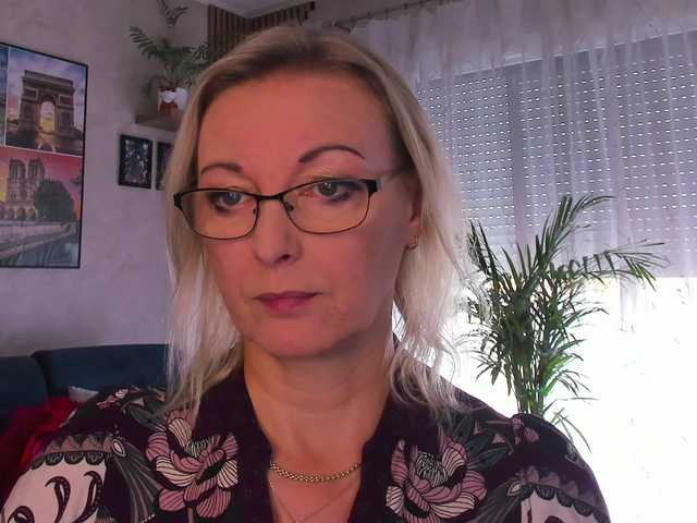 SoftVANESSA live cam on BongaCams