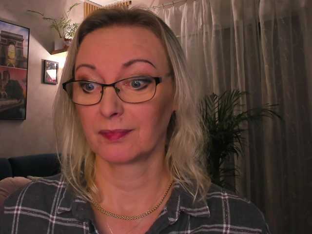 SoftVANESSA live cam on BongaCams