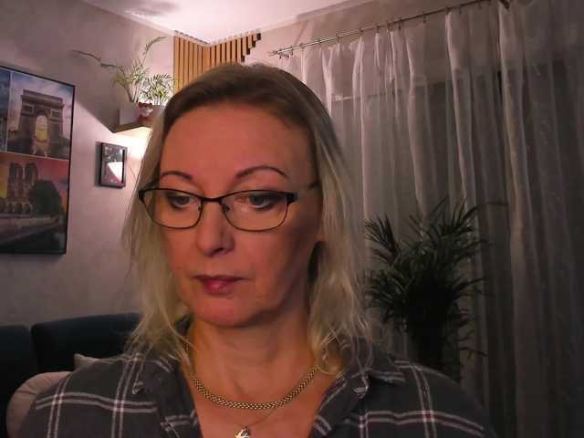 SoftVANESSA live cam on BongaCams