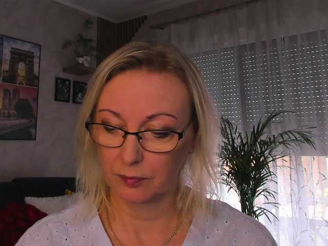 SoftVANESSA live cam on BongaCams