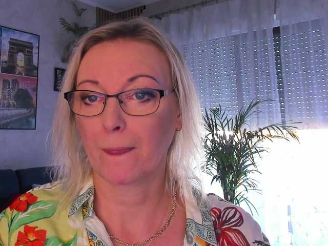 SoftVANESSA live cam on BongaCams