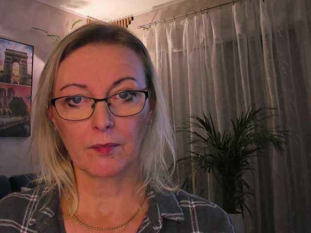 SoftVANESSA live cam on BongaCams