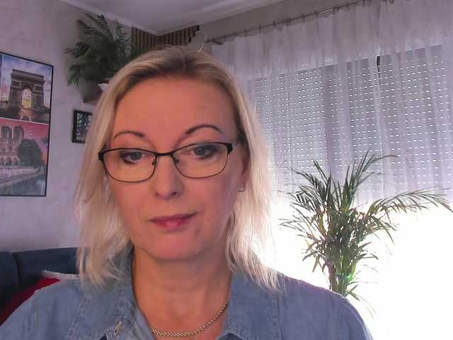 SoftVANESSA live cam on BongaCams