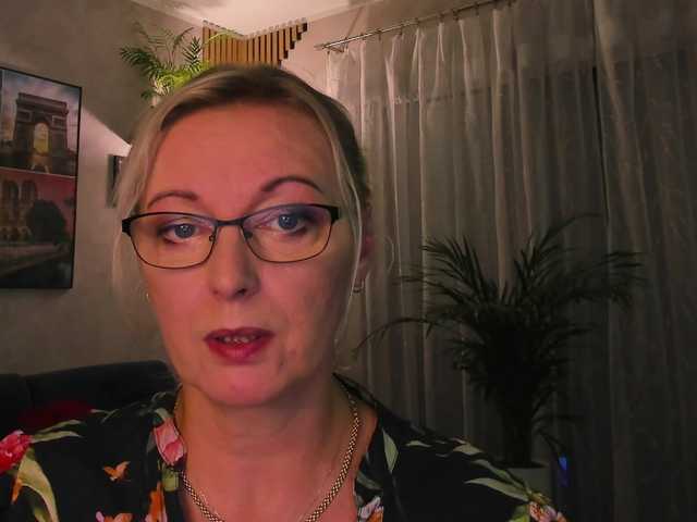 SoftVANESSA live cam on BongaCams