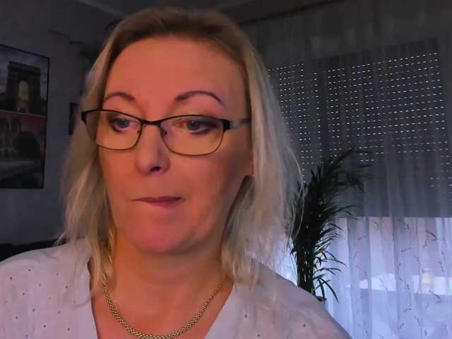 SoftVANESSA, live now on BongaCams