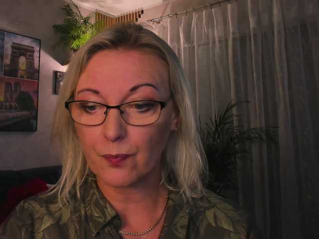 SoftVANESSA live cam on BongaCams