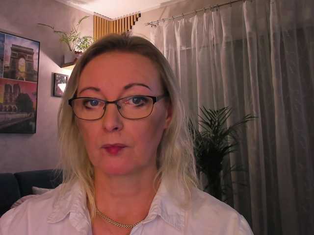 SoftVANESSA live cam on BongaCams