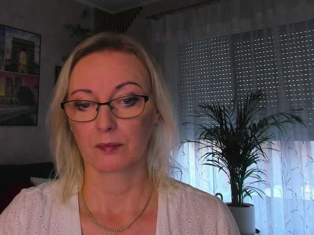 SoftVANESSA live cam on BongaCams