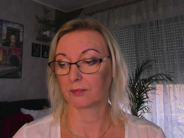 SoftVANESSA live cam on BongaCams