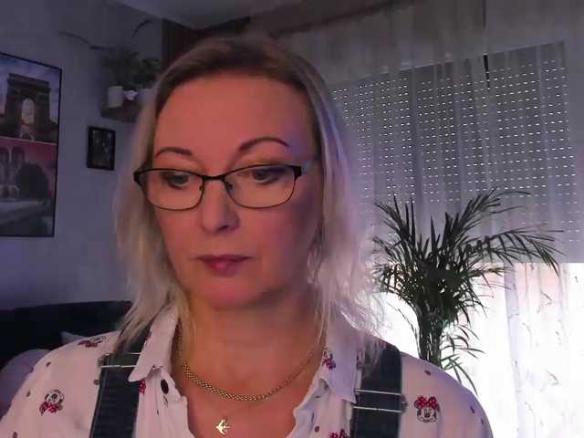 SoftVANESSA live cam on BongaCams