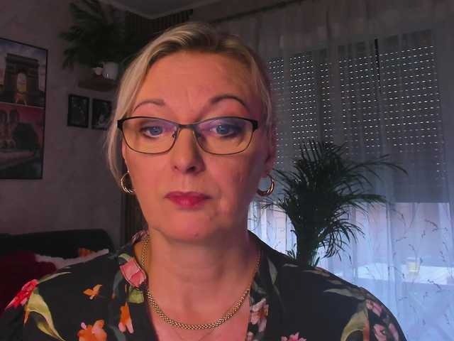 SoftVANESSA live cam on BongaCams