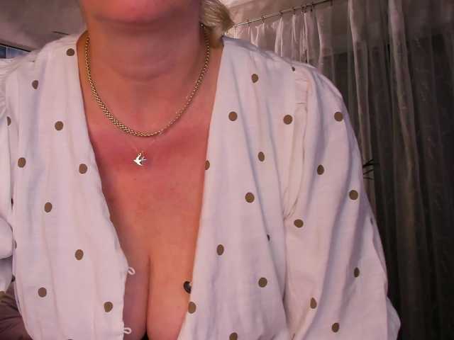 SoftVANESSA live cam on BongaCams