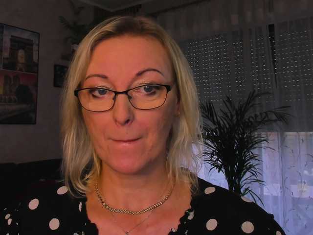 SoftVANESSA live cam on