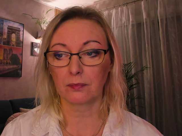 SoftVANESSA live cam on BongaCams