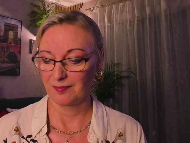 SoftVANESSA Live Webcam on BongaCams