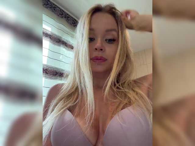 x-NaStyA-x live webcam show