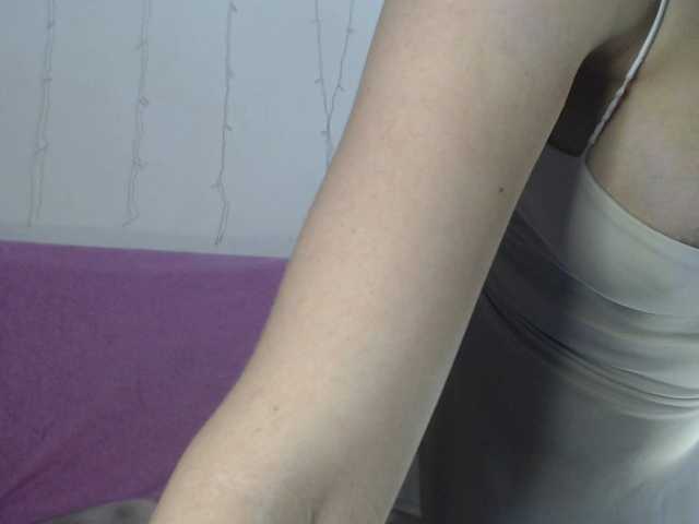 BeautyTriple live cam on BongaCams