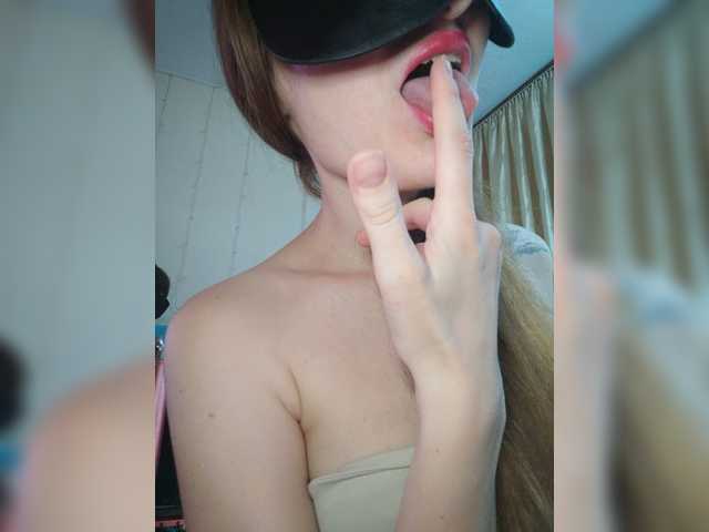 BeautyTriple live cam on BongaCams