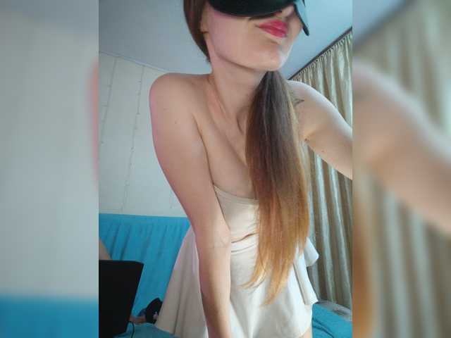 BeautyTriple live cam on BongaCams
