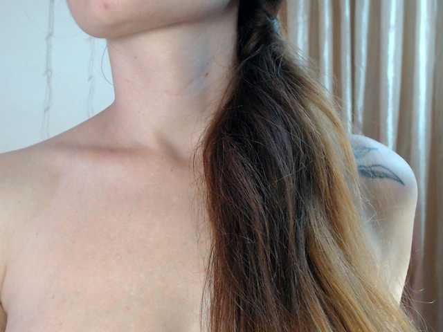 BeautyTriple live cam on BongaCams