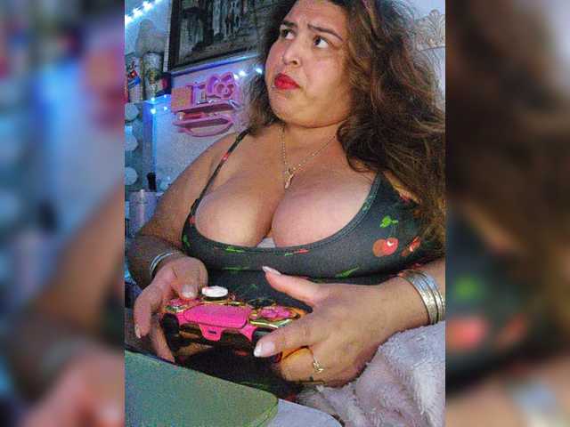 Bbwfatpanocha, 28 y/o - Live Cam on BongaCams