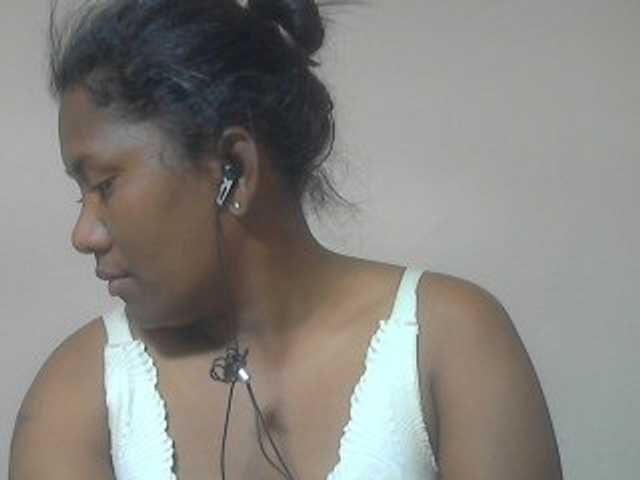 mybigass15 live cam on BongaCams