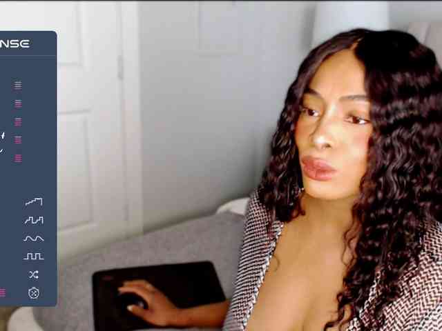 SparkleTittes webcam