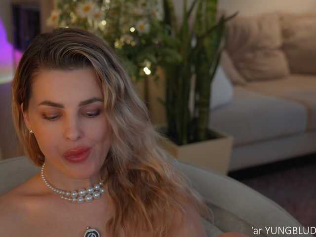 -Queen-Maria- girls live cam