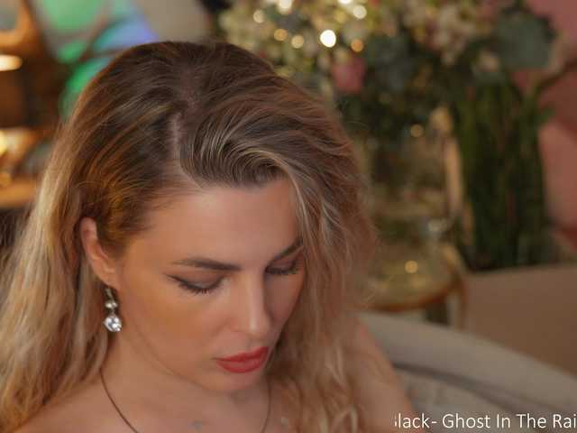  -Queen-Maria- chat room