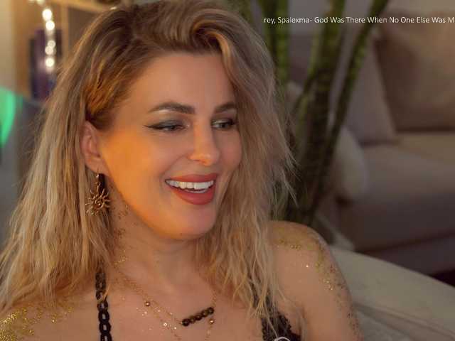 -Queen-Maria-'s BongaCams profile