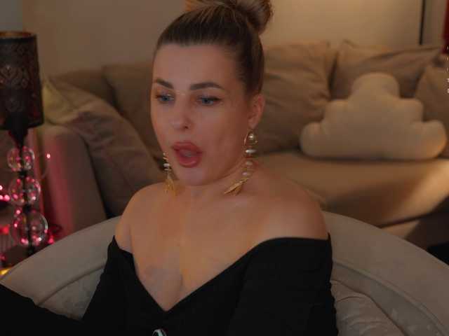 -queen-maria- live sex