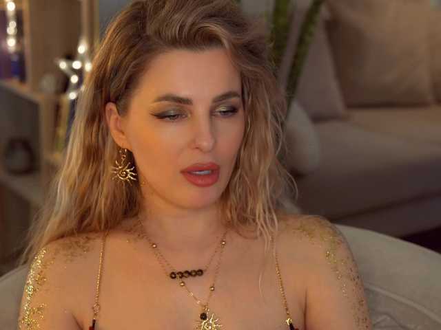  -Queen-Maria- chat room