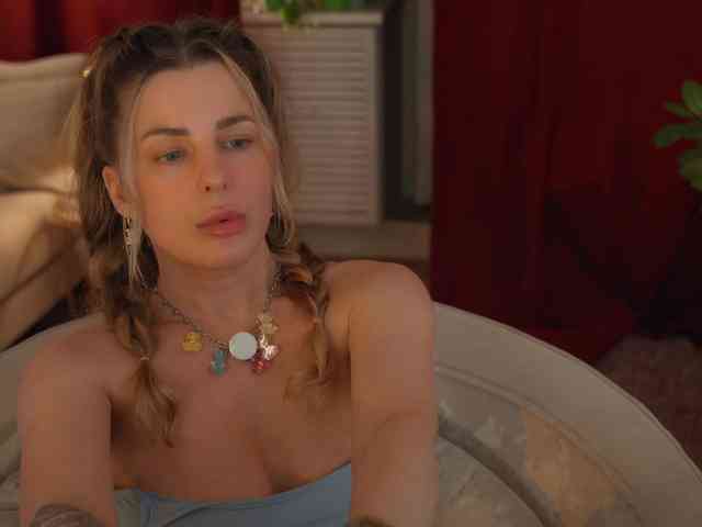 _Lady_M_ webcam