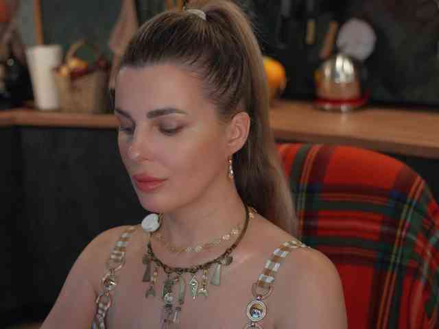 -Queen-Maria- -Queen-Maria-