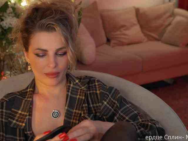 _Lady_M_ webcam