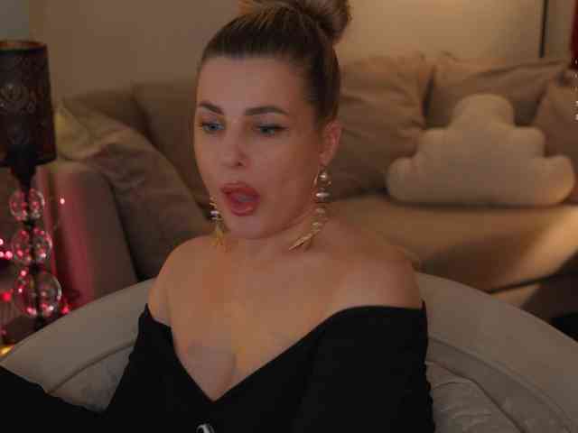 _Lady_M_ webcam