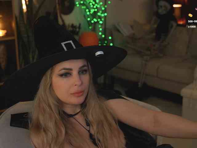 _Lady_M_ webcam