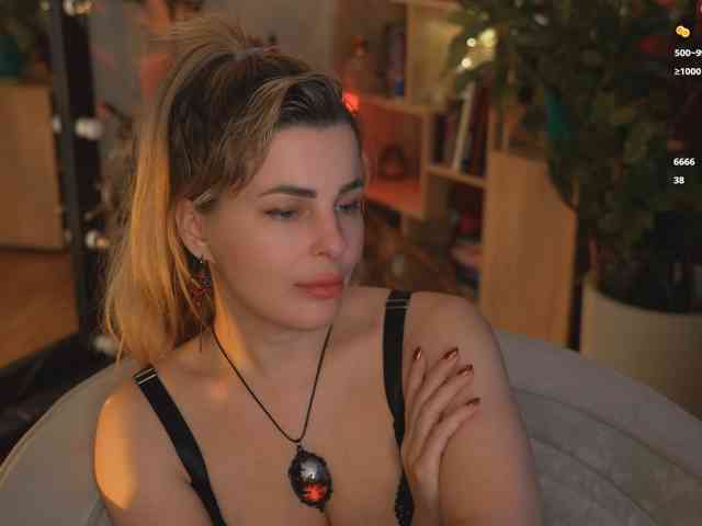 _Lady_M_ webcam