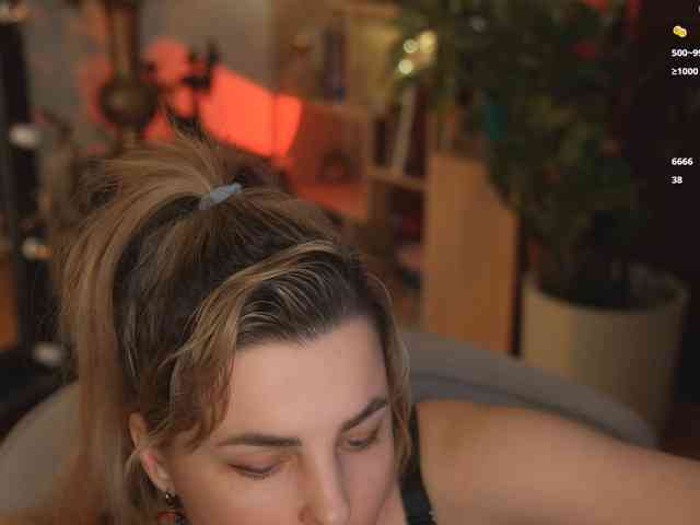 _Lady_M_ webcam