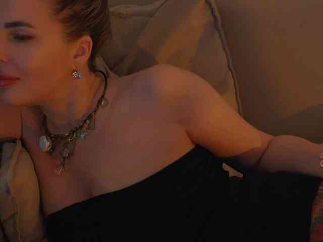 _Lady_M_ webcam