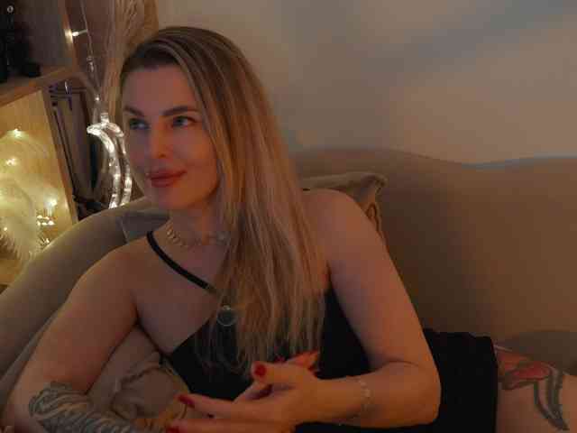 _Lady_M_ webcam