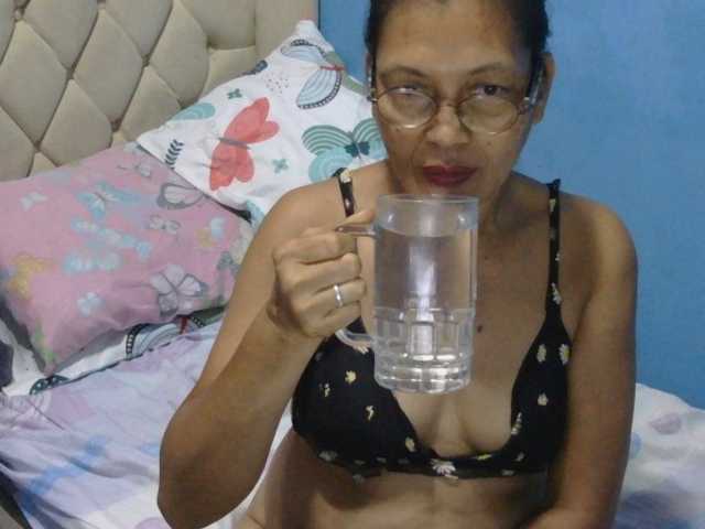 hOtGranny4u live cam