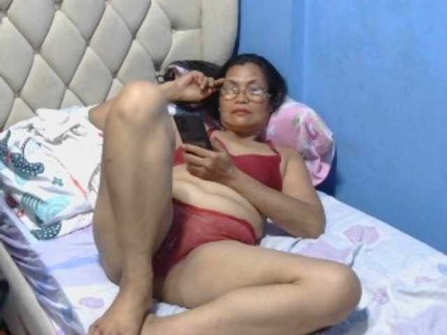 hOtGranny4u live cam on BongaCams