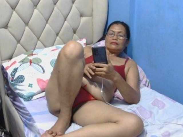 hOtGranny4u live cam on BongaCams